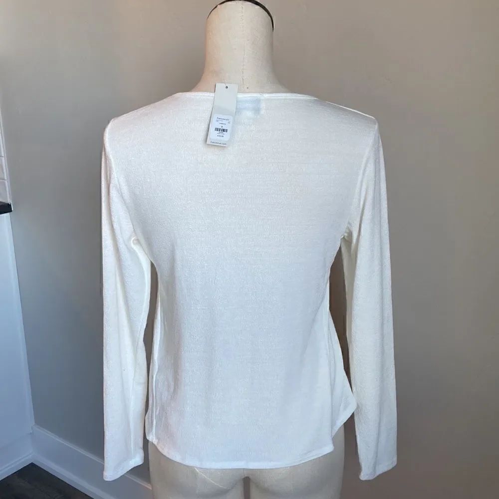 Francesca’s White Front Knot Top-NWT - Picture 2 of 2